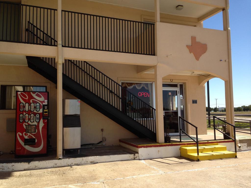 Texas Inn Waxahachie Bagian luar foto